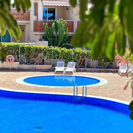 Ocean View Two Bedroom דירה