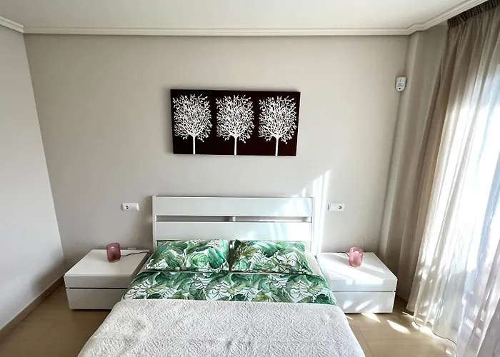 Ocean View Two Bedroom דירה